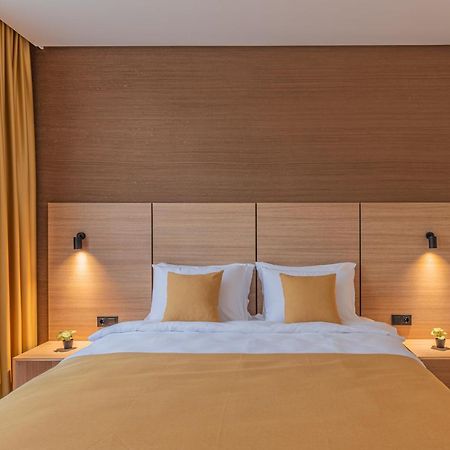 Hotel Osetia Garden Момчилград Екстериор снимка