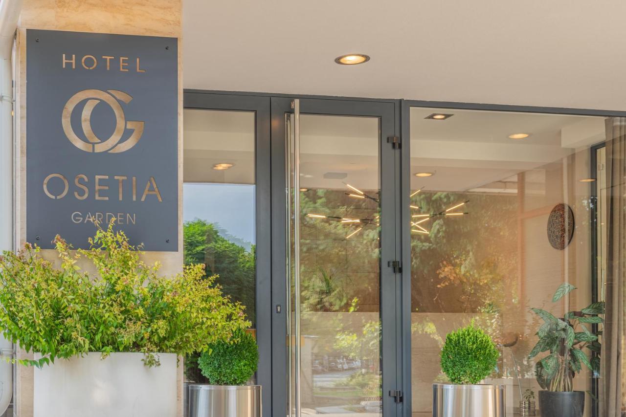 Hotel Osetia Garden Момчилград Екстериор снимка