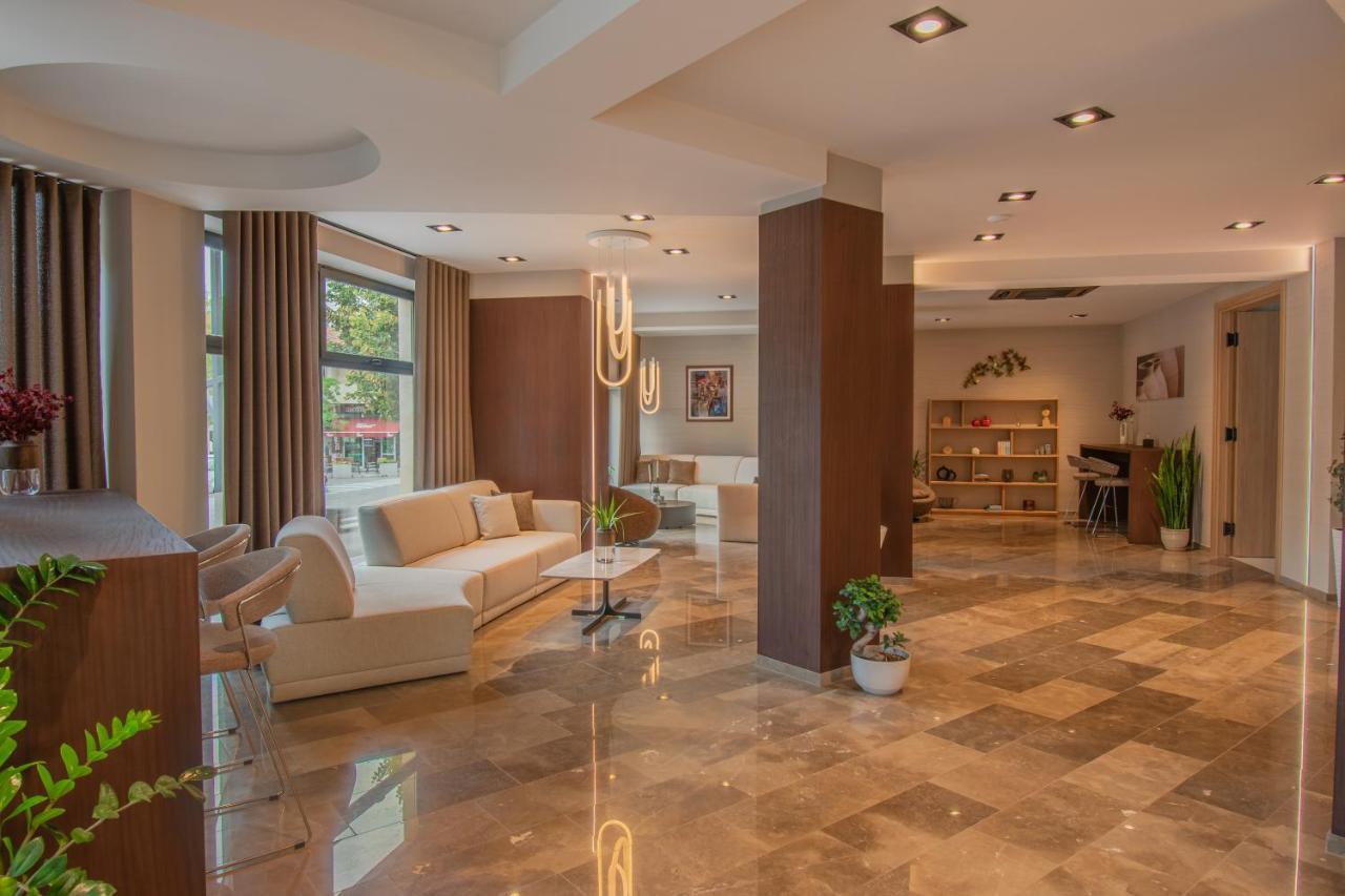 Hotel Osetia Garden Момчилград Екстериор снимка