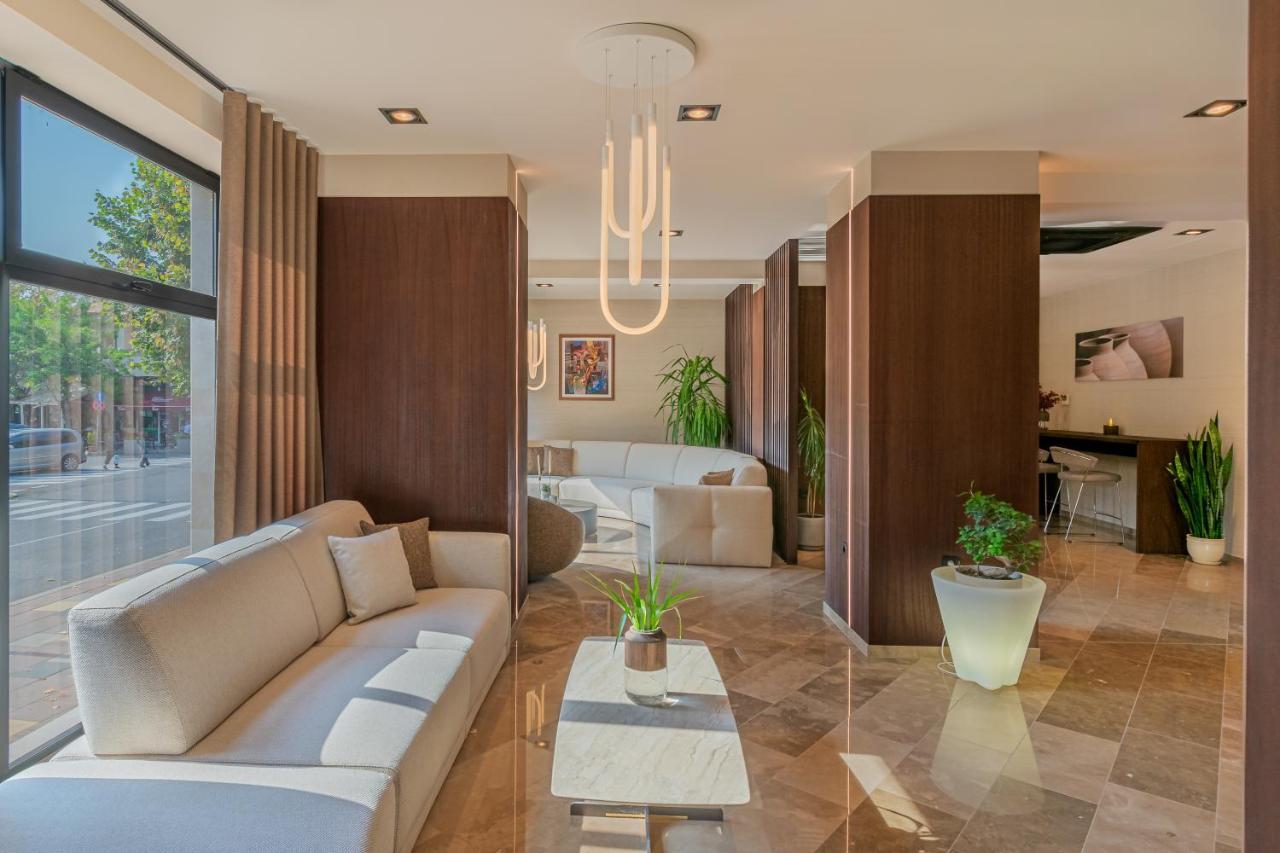 Hotel Osetia Garden Момчилград Екстериор снимка