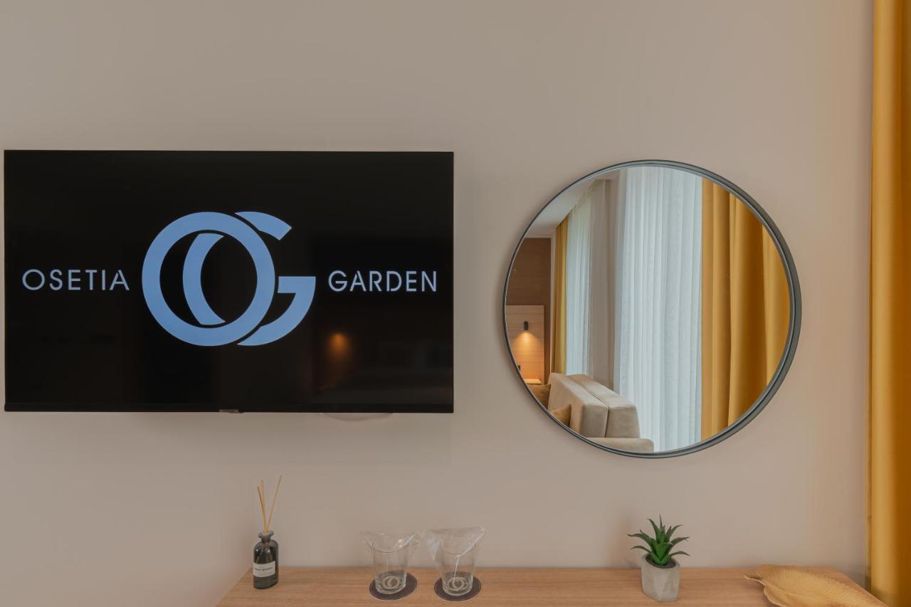 Hotel Osetia Garden Момчилград Екстериор снимка