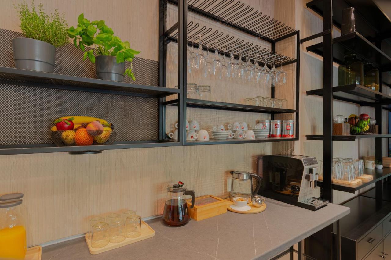 Hotel Osetia Garden Момчилград Екстериор снимка